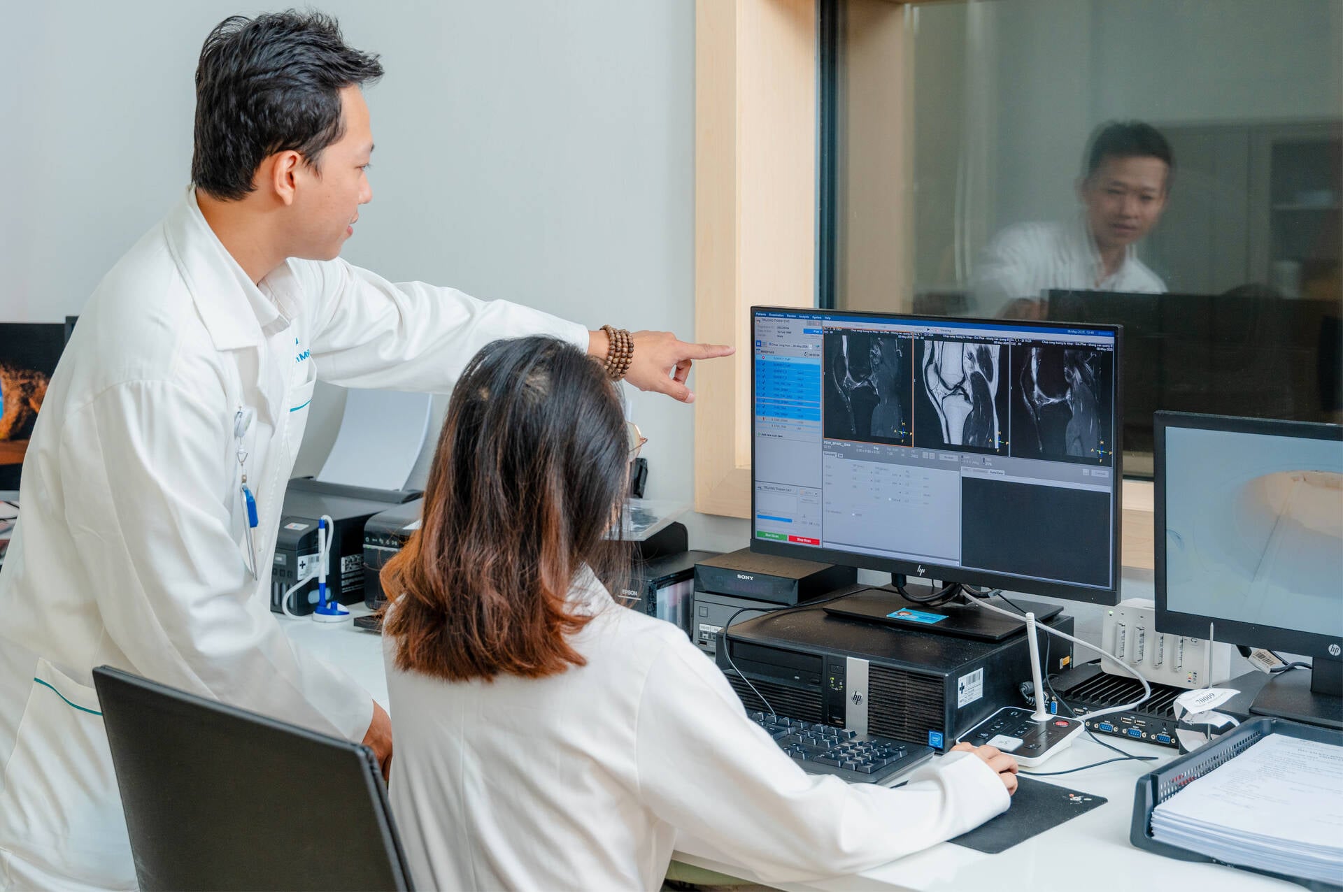 Gói khám thần kinh cột sống cổ + lưng toàn diện