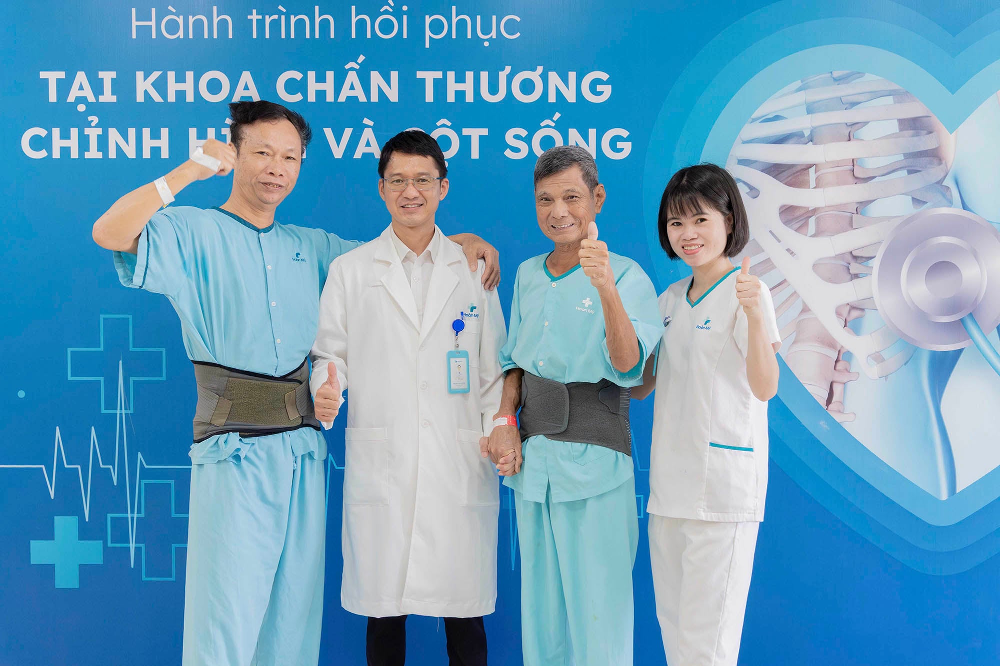 Thoát vị đĩa đệm: 4 người trong một gia đình cùng điều trị thành công bởi một ekip bác sĩ