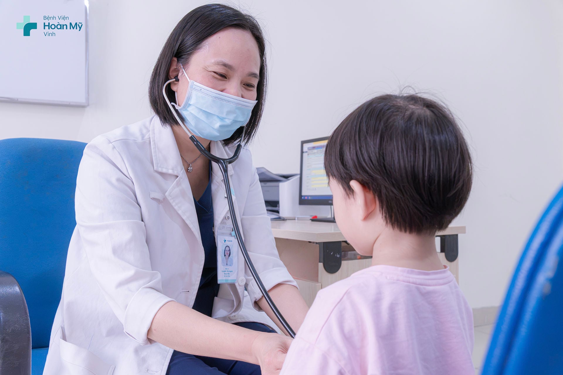 Hơn 300 trang bệnh án và hành trình giành lại tuổi thơ cho bé gái 29 tháng tuổi mắc nhiễm khuẩn huyết do tụ cầu vàng biến chứng viêm khớp gối